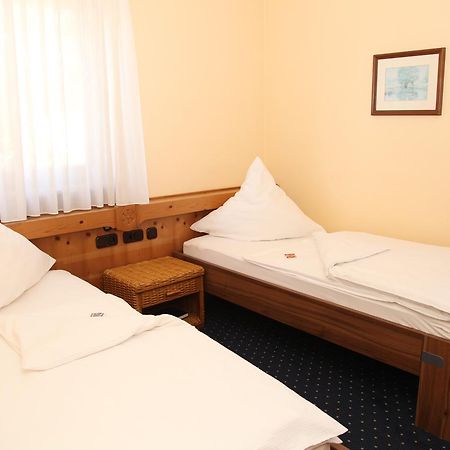 Brucker Gaestehaus Fuerstenfeldbruck Ngoại thất bức ảnh
