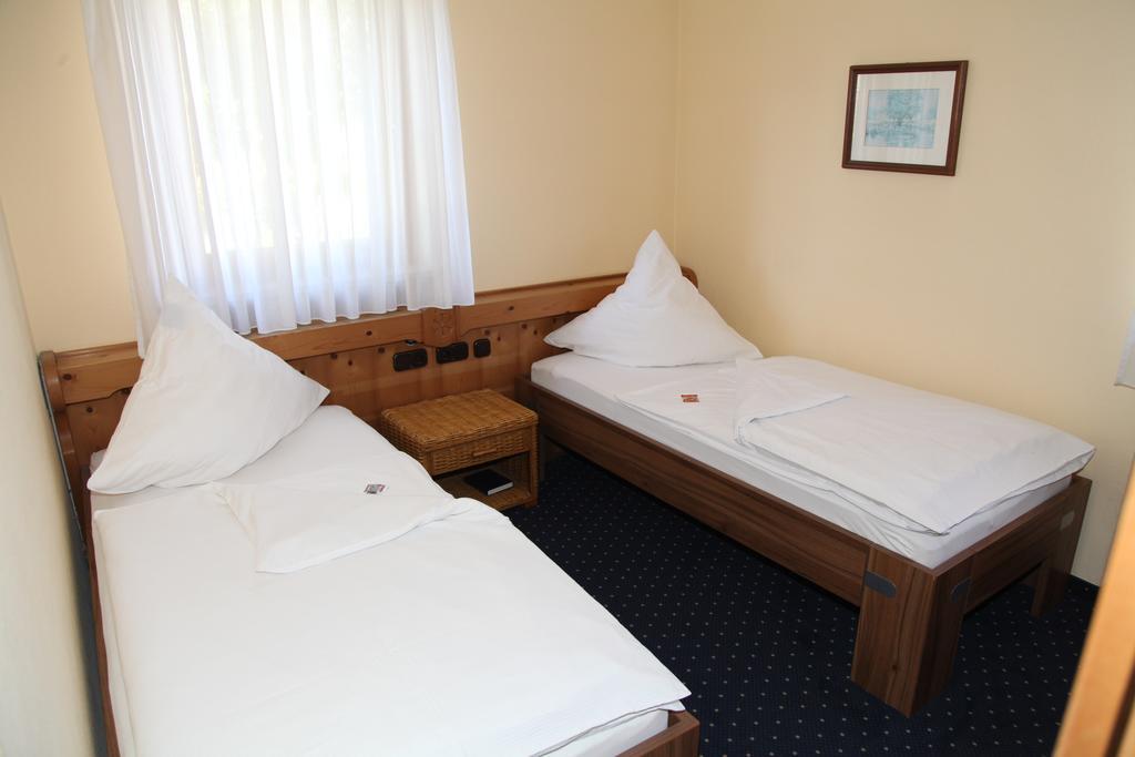 Brucker Gaestehaus Fuerstenfeldbruck Phòng bức ảnh